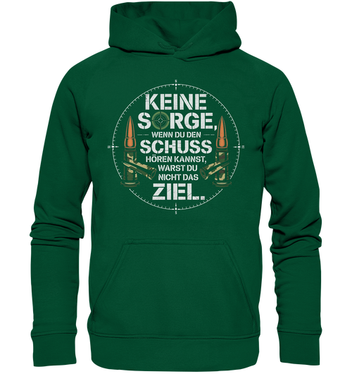 Keine Sorge Hoodie in Dunkelgruen, Rueckenansicht mit Kapuze und Zielkreis-Print aus Patronen