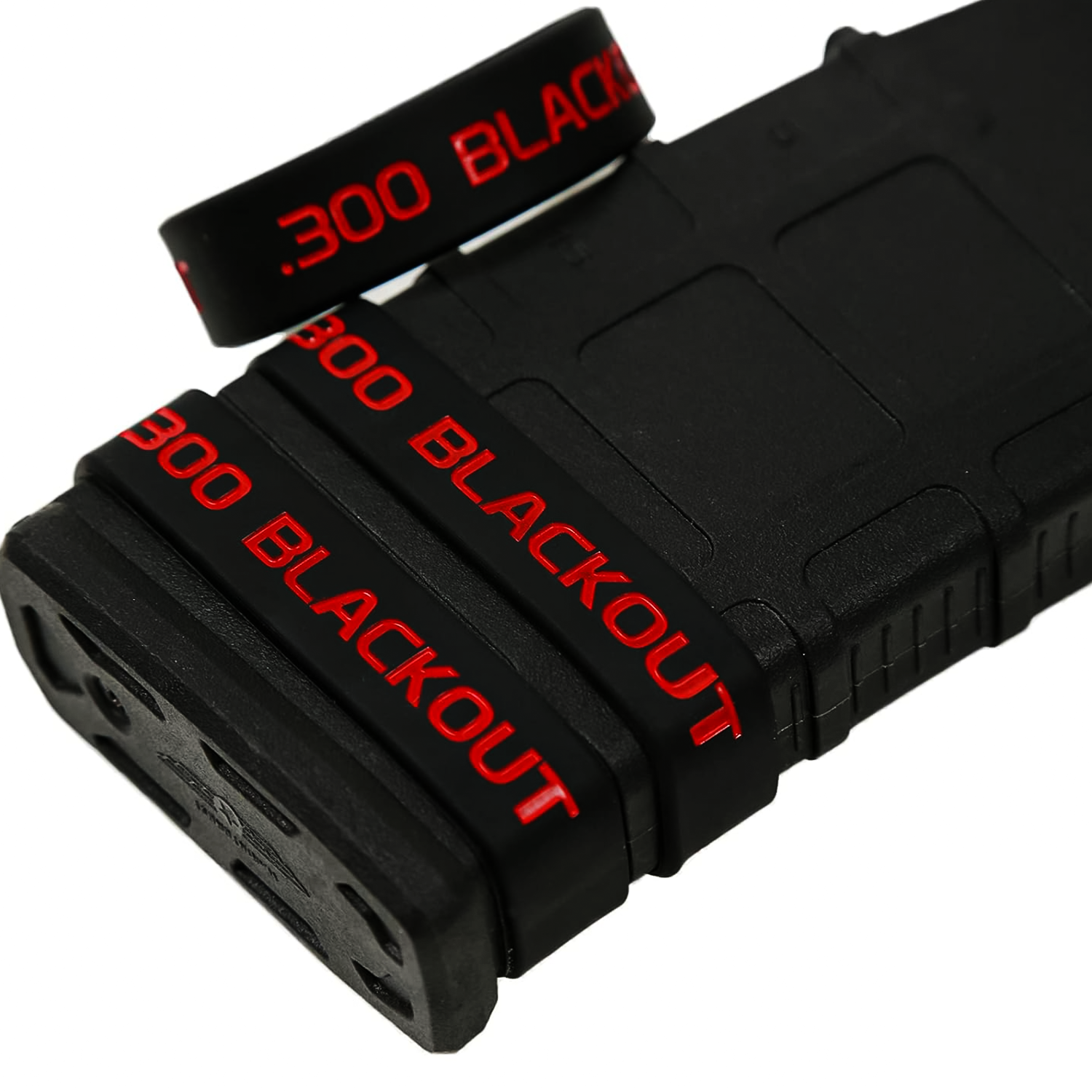 SilikonTag Kaliberband .300 Blackout in Schwarz-Rot, Nahaufnahme um Magazin gewickelt