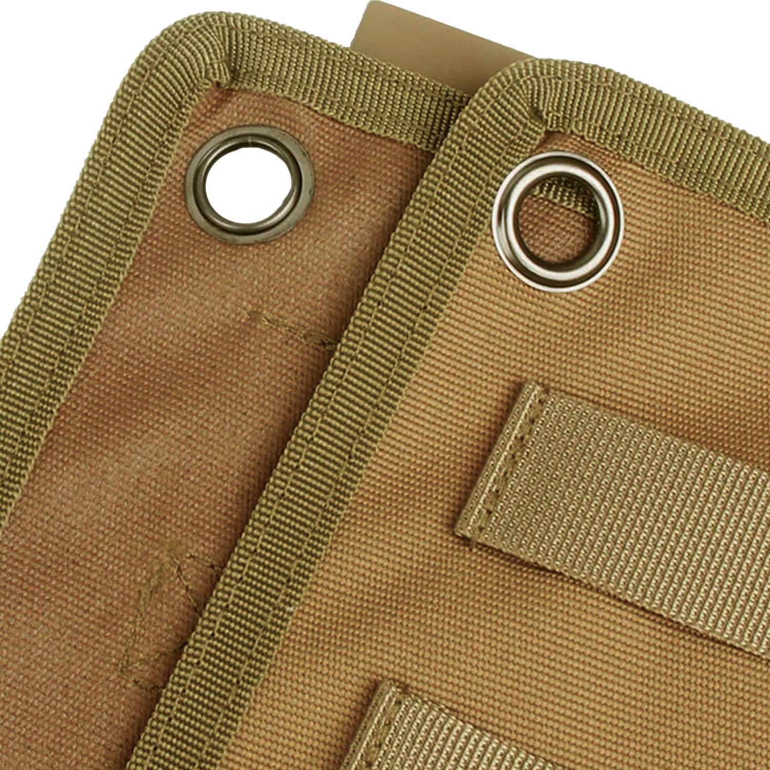 StrikeMat Pro Schützenmatte in Coyote, Detailaufnahme zweier Metallösen mit Gurtband-Lasche