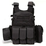 Taktisches Ghost Loadout, schwarze Plate Carrier Weste mit Magazintaschen, Frontansicht