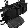 Chest Rig geöffnet mit Magazinen im Bungee-Zug und Organizer-Fächern