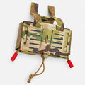 Rettungsgriff MOLLE-Verbandtasche, geoeffnete Rueckseite mit Elastikschlaufen, Patrone und Zugband