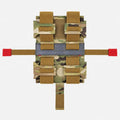 Rettungsgriff MOLLE-Verbandtasche, Rueckseite mit MOLLE-Riegeln und seitlichen Zugbaendern auf Multicam